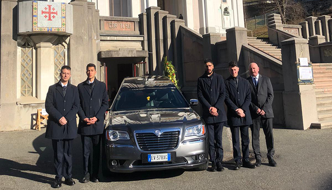 limousine-1440×800