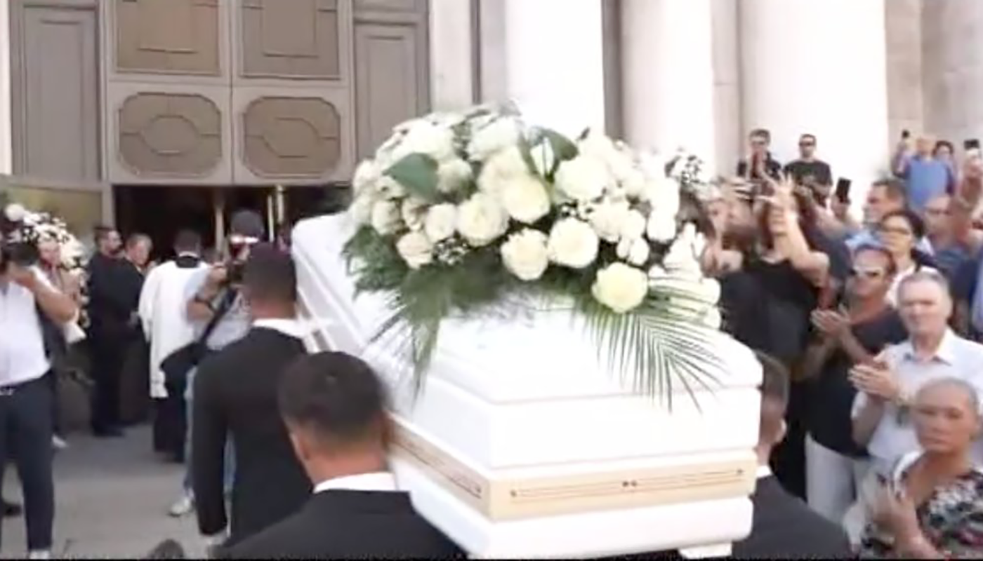 4 Matrimoni E Un Funerale Dove Vederlo